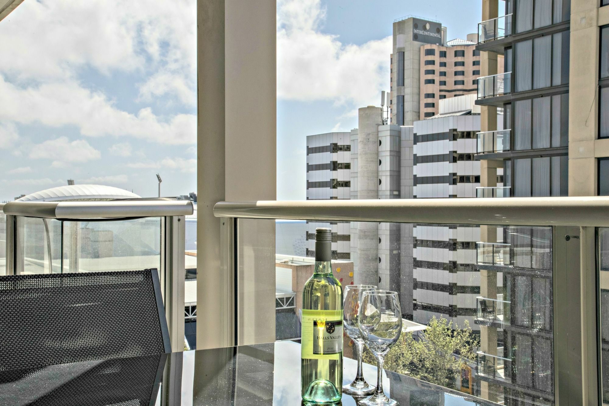 Dress Circle - North Terrace Apartment *